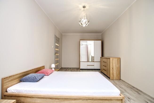 Capital Tower, z balkonem, z klimatyzacją