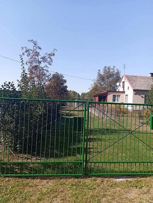 Sprzedam bezpośrednio siedlisko z budynkami gospodarczymi z