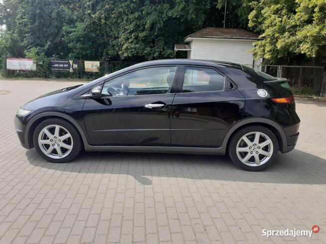 Honda Civic VIII 2.2i-CTDi Executive