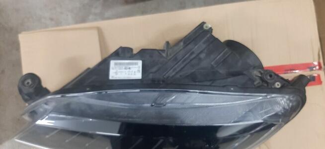 Reflektor skoda superb bi-xenon skretny 3V1,941,015,A