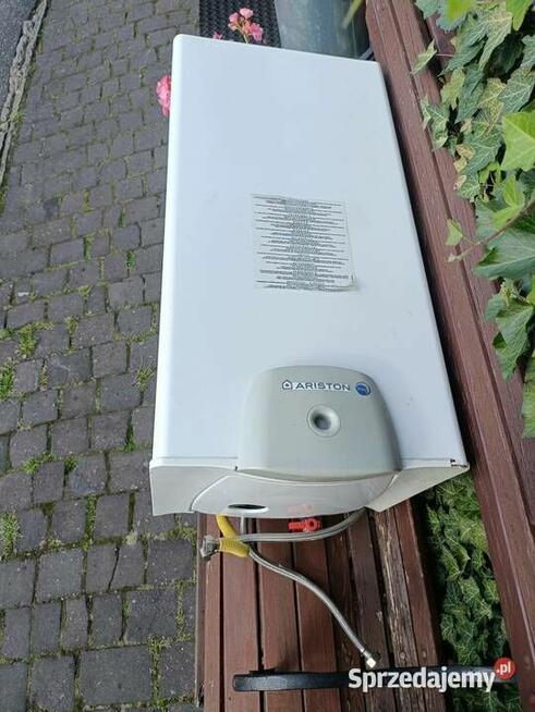 Bojler gazowy podgrzewacz wody Ariston 42l