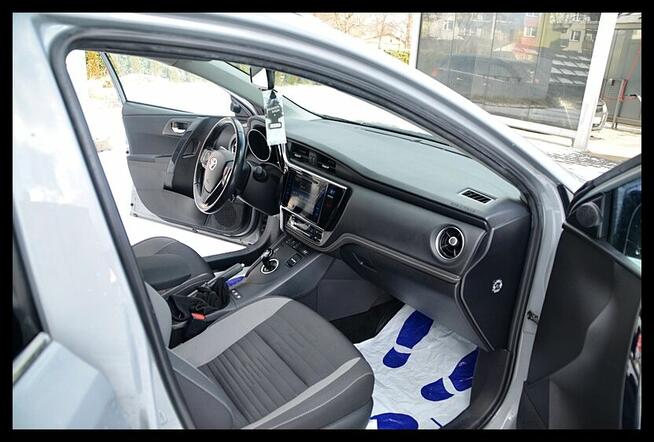 Toyota Auris - Freestyle Edition - 1.8 Hybrid