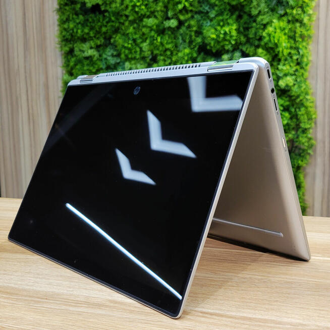 Tanie nowe smartfony laptopy tablety w tym laptopy dotykowe