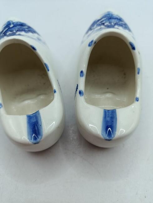 Bibelot drobiazg porcelanowy but chodak holenderski wiatraki