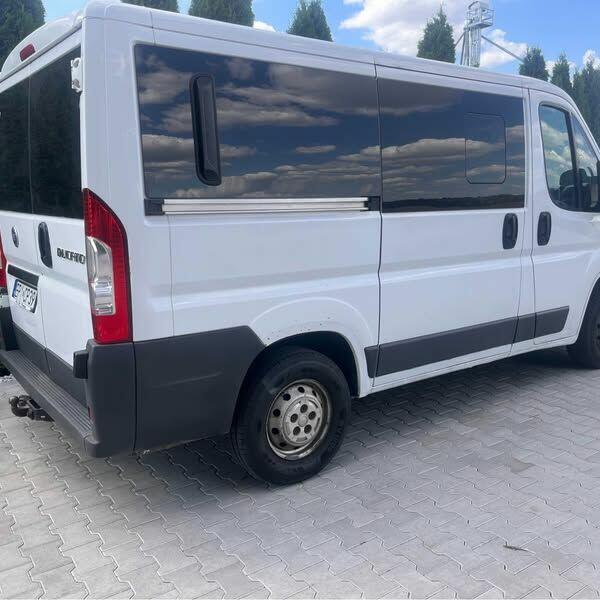 Wielozadaniowy Fiat Ducato Panorama 9 osobowy wykładzina L1H