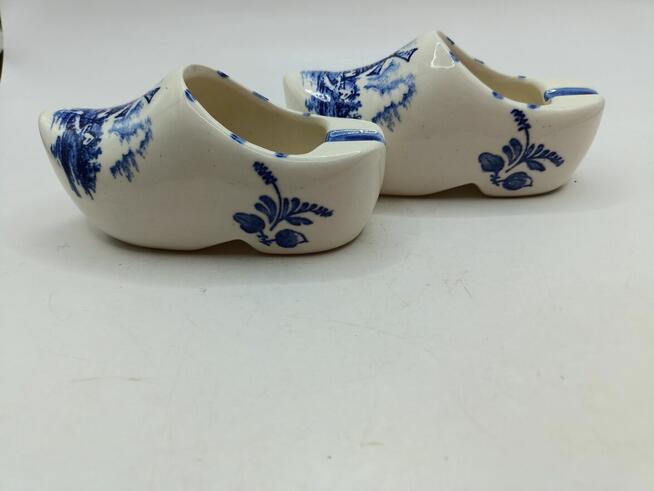 Bibelot drobiazg porcelanowy but chodak holenderski wiatraki