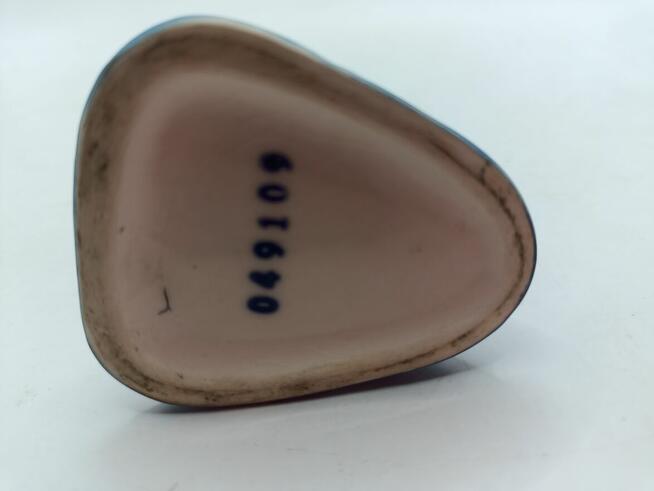 Bibelot drobiazg porcelanowy but chodak wykałacznik hole