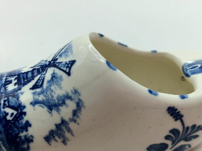 Bibelot drobiazg porcelanowy but chodak holenderski wiatraki
