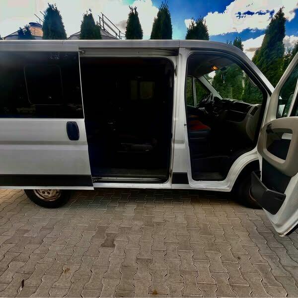 Wielozadaniowy Fiat Ducato Panorama 9 osobowy wykładzina L1H