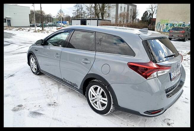 Toyota Auris - Freestyle Edition - 1.8 Hybrid