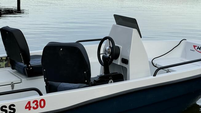 ŁÓDŹ WĘDKARSKO-REKREACYJNA POWER BASS 430 ZE STERÓWKĄ