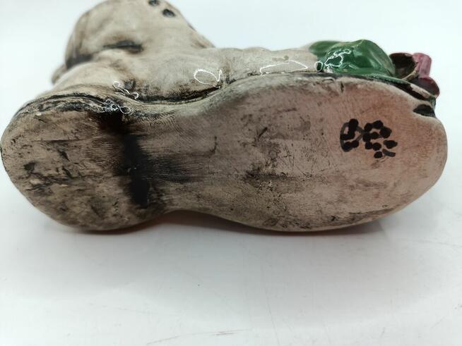Figurka ceramika but trzewik z kwiatem