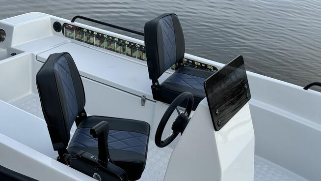 ŁÓDŹ WĘDKARSKO-REKREACYJNA POWER BASS 430 ZE STERÓWKĄ