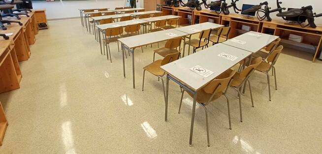 Czyszczenie posadzki i polimeryzacja , w szkole i biurze