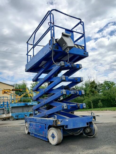 UpRight X32 - 12m - elektryczny podnośnik nożycowy