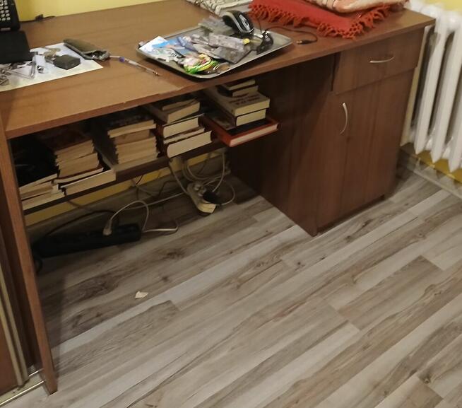 LADNE SOLIDNE BIURKA