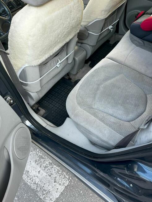 sprzedam samochód marki Citroen C5 z 2006 r.