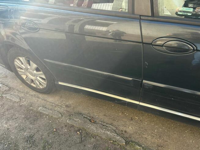 sprzedam samochód marki Citroen C5 z 2006 r.