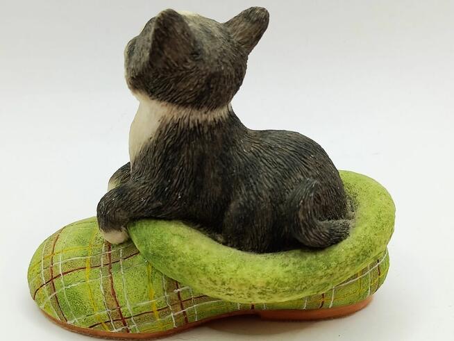 Figurka Leonardo kot w zielonym bucie