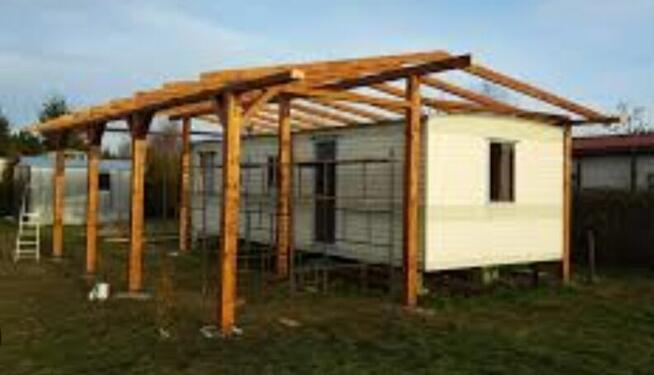 Zadaszenie domku holenderskiego z tarasem.