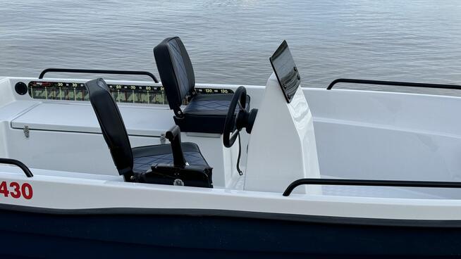 ŁÓDŹ WĘDKARSKO-REKREACYJNA POWER BASS 430 ZE STERÓWKĄ