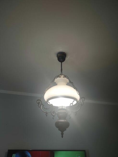 Sprzedam piękny żyrandol.