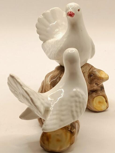 Figurka ceramika ptaki na gałęzi gołąbki turkawki