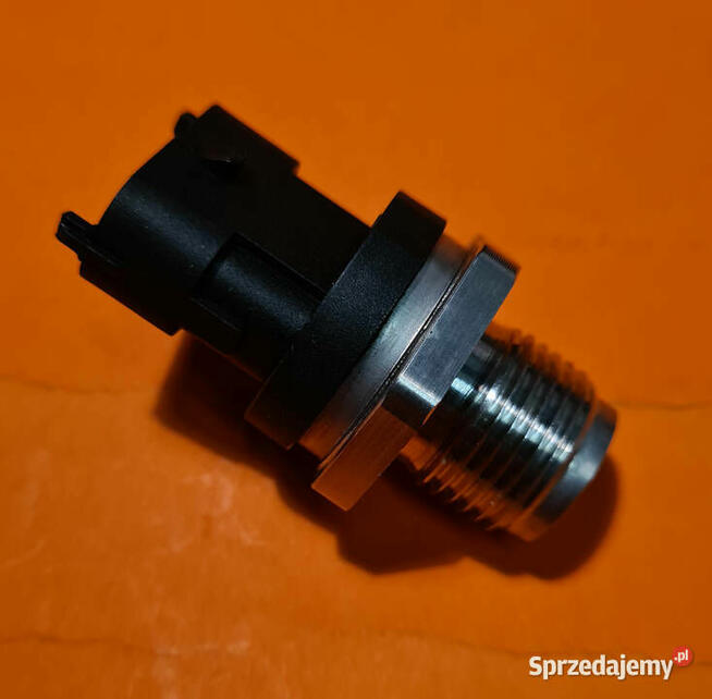 FORD TOYOTA CZUJNIK CIŚNIENIA PALIWA 0281006165