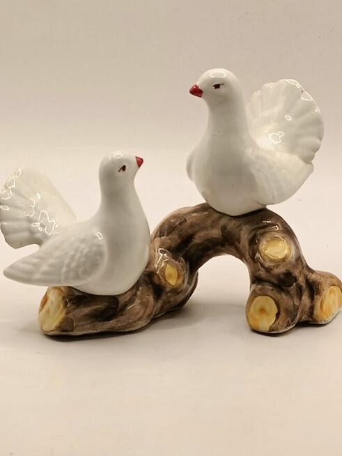 Figurka ceramika ptaki na gałęzi gołąbki turkawki