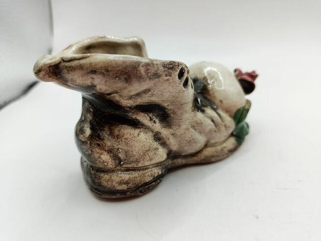 Figurka ceramika but trzewik z kwiatem