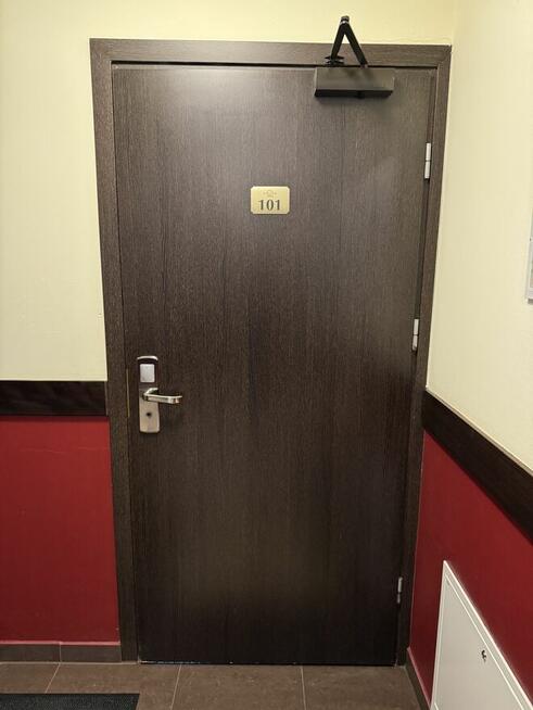 Sprzedam drzwi hotelowe