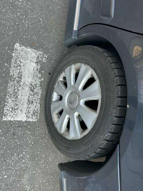 sprzedam samochód marki Citroen C5 z 2006 r.