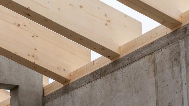 DREWNO KONSTRUKCYJNE HEBLOWANE ŚWIERK BSH GL24 SI80x160x5000