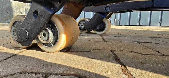 Używany wózek widłowy elektryczny Toyota SWE niski maszt