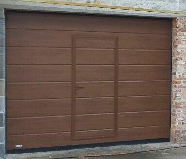 Brama segmentowa z drzwiami przejściowymi