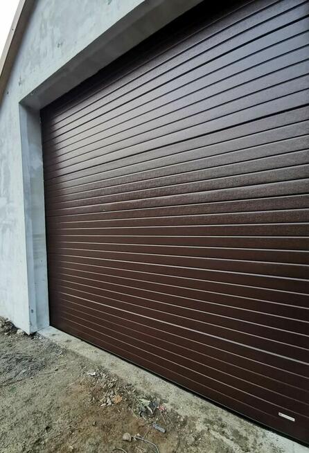 Brama przemysłowa segmentowa -Grupa Twardowski