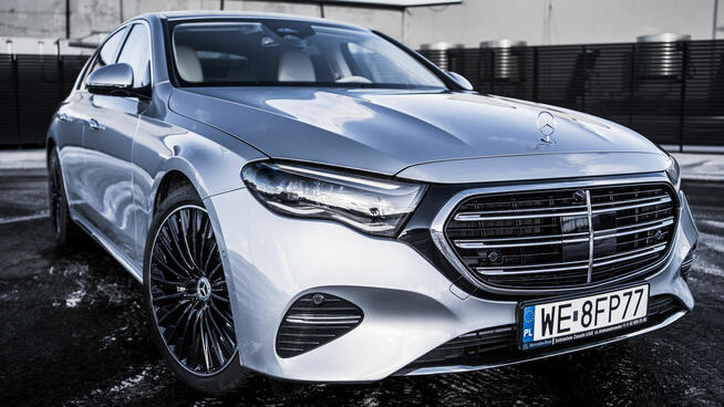 Wynajem luksusowego samochodu z kierowcą - ślub, wesele