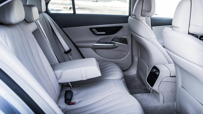 Wynajem luksusowego samochodu z kierowcą - ślub, wesele