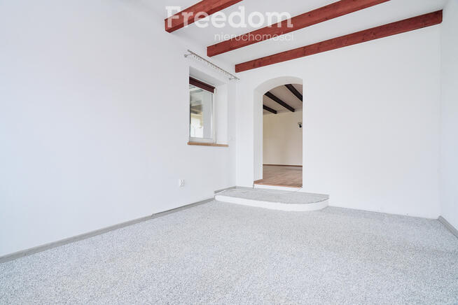 Dom w centrum znanej miejscowości Warpuny