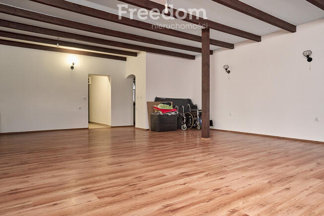 Dom w centrum znanej miejscowości Warpuny