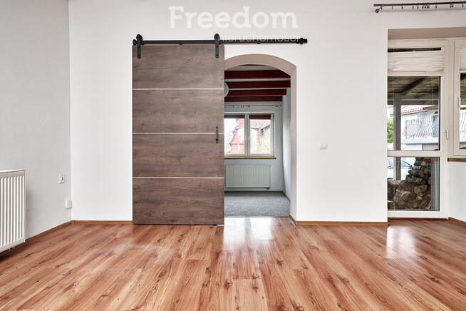 Dom w centrum znanej miejscowości Warpuny