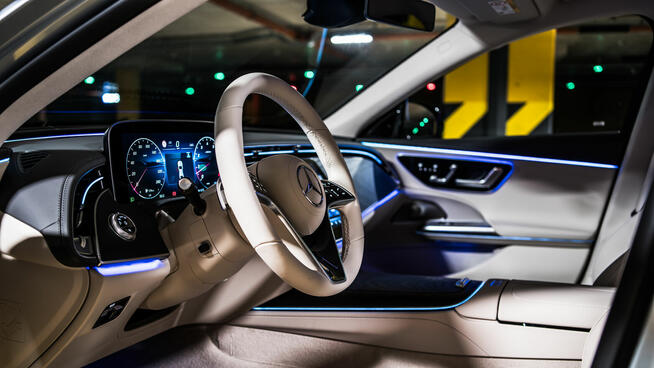 Wynajem luksusowego samochodu z kierowcą - ślub, wesele