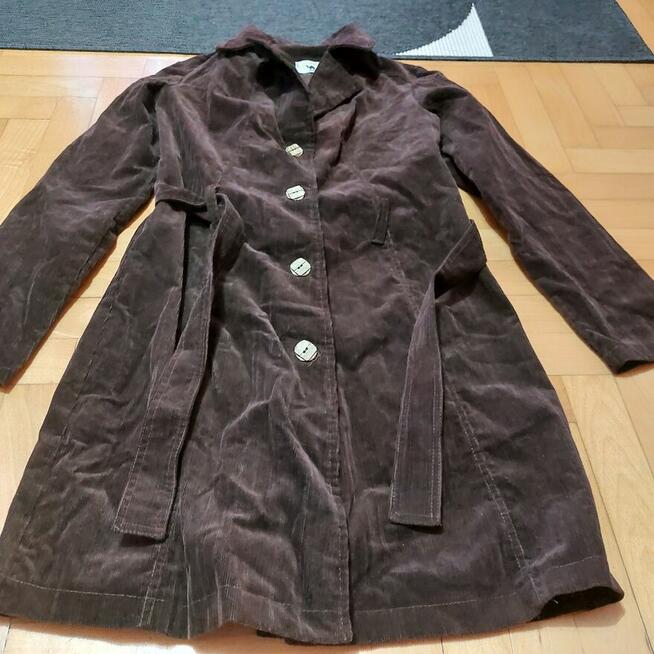 Sprzedam około 800 sztuk odzieży