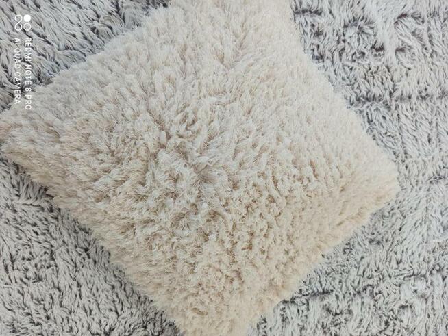 Poszewki na poduszki z długim włosem