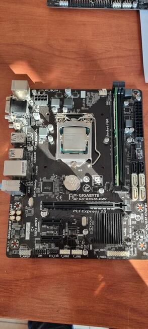 Płyta główna Gigabyte GA-B85M-DV, 4GB RAM, Pentium G3260 3,3