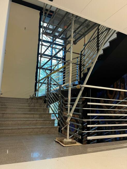 Rusztowanie modułowe - wynajem - Klatki schodowe, dekarze