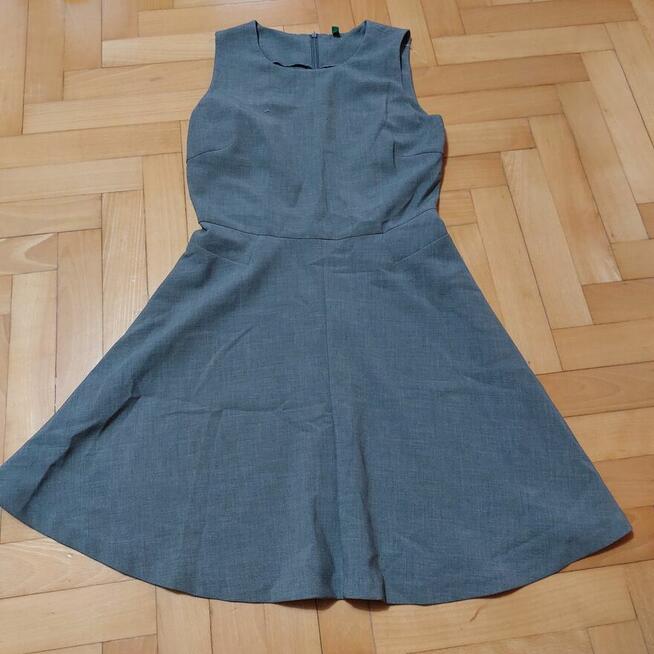 Sprzedam około 800 sztuk odzieży