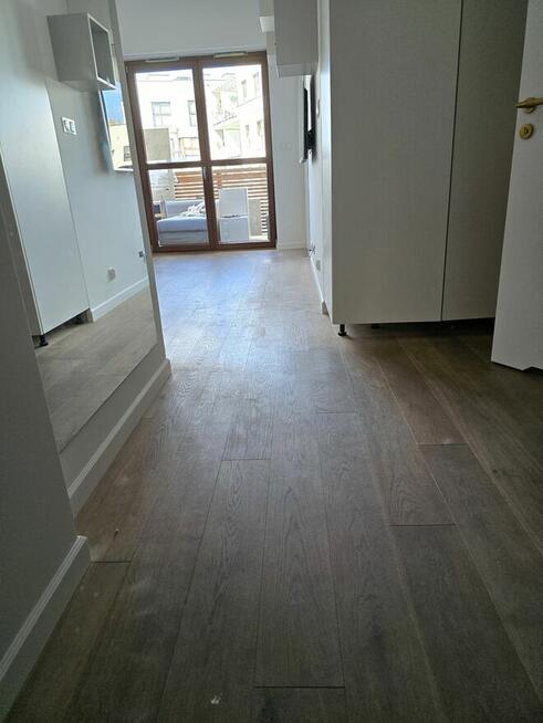 Olejowanie, Pielęgnacja, Woskowanie podłogi drewnianej