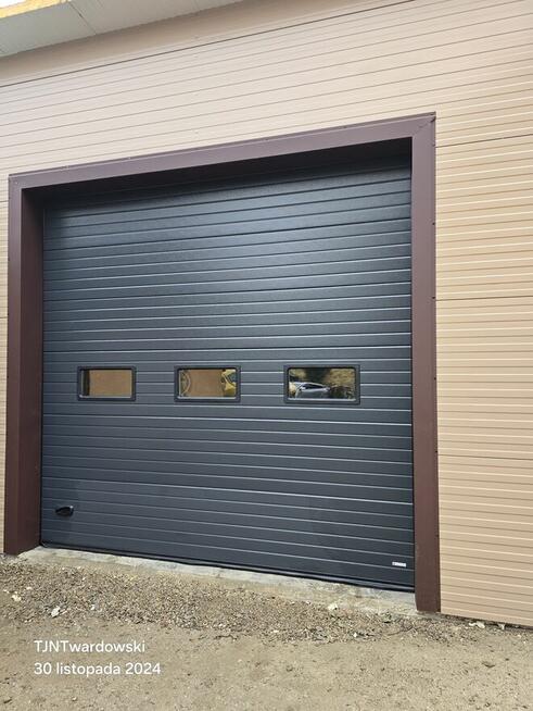 Brama przemysłowa segmentowa -Grupa Twardowski