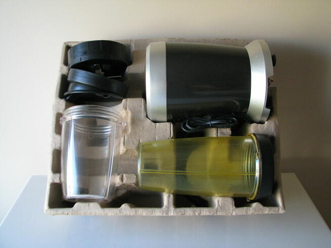 Mocny robot blendujący Hoffen, stołowy blender kielichowy